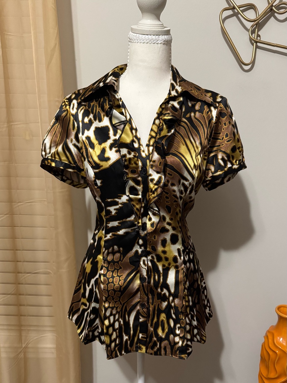Spense Short-Sleeve Animal Print Satin Blouse in Black, Gold & Brown